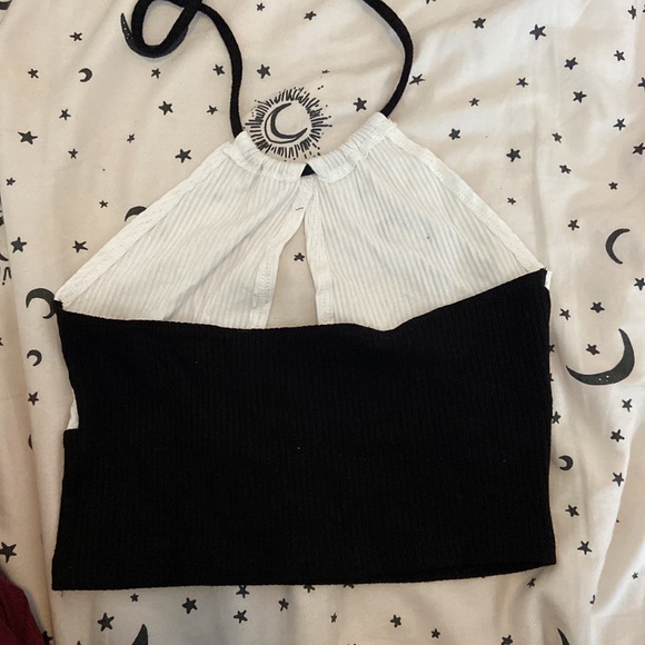 LF STORE BLACK AND WHITE COLOR BLOCK CUT OUT HALTER - Picture 4 of 4